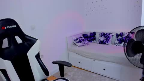 Tina online show from August 9, 6:09 pm