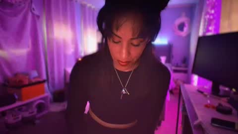 linuxgirlsudosu online show from April 5, 3:42 pm
