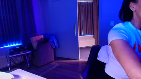 linuxgirlsudosu online show from July 27, 3:17 pm