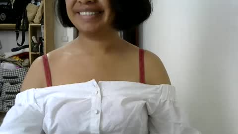 liora online show from August 11, 6:59 am