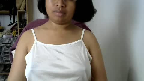 liora online show from August 11, 10:39 am