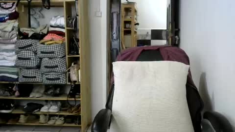 liora online show from August 13, 9:34 am