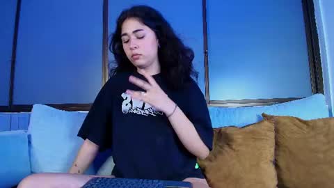  L I O  Q U E E N   online show from July 30, 3:47 am