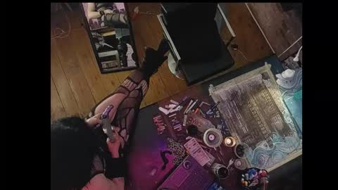 liquid_sky_ online show from February 21, 6:55 am