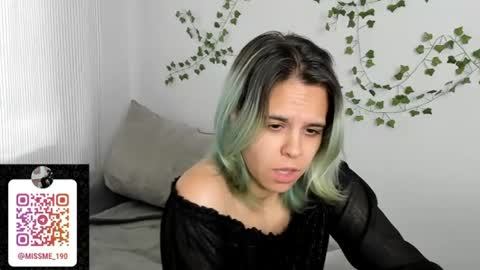 lirabella_ online show from August 17, 5:01 am