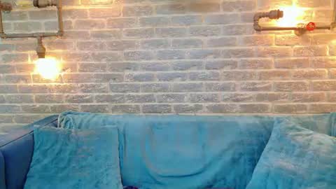 Lisa Caprice online show from August 12, 7:00 am