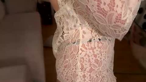 Elisabeth or Lisa online show from August 4, 5:54 pm