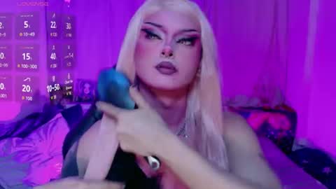lisa_sparkleee online show from August 12, 2:25 am