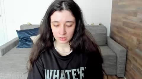 lisa_witty online show from August 5, 9:40 am