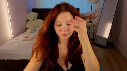 LisaFox online show from August 6, 6:12 am