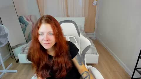 LisaFox online show from August 12, 2:03 am