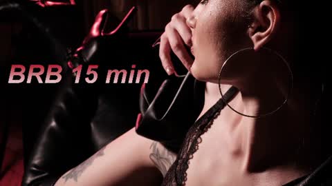 Lisa Moore online show from July 10, 10:37 pm