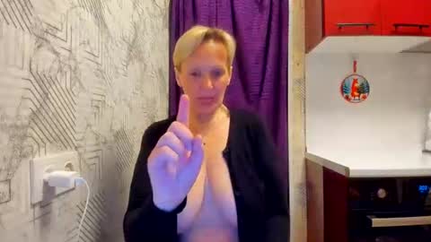 Lisasimsxs online show from July 6, 12:03 am
