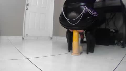 Lisa online show from August 2, 10:00 am