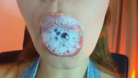 lisbet_21x online show from July 22, 8:55 pm