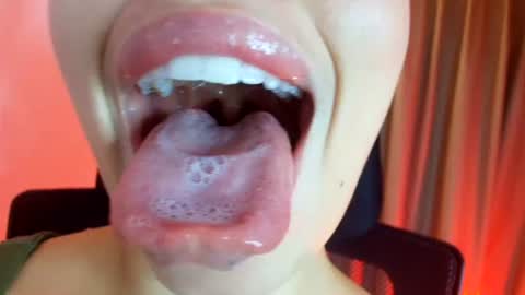 lisbet_21x online show from July 23, 8:55 pm