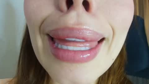 lisbet_21x online show from July 30, 8:26 pm