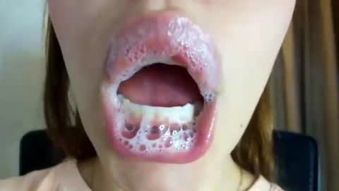 lisbet_21x online show from July 30, 10:05 pm