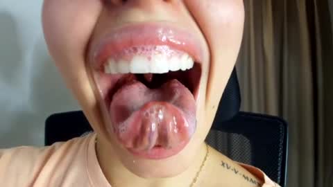 lisbet_21x online show from July 30, 11:11 pm