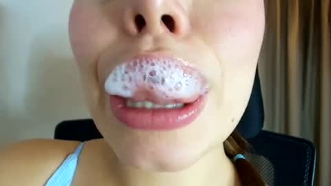 lisbet_21x online show from August 11, 9:50 pm
