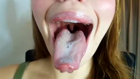 lisbet_21x online show from August 14, 9:29 pm