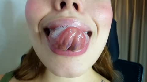 lisbet_21x online show from August 14, 10:35 pm