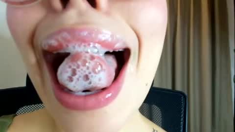 lisbet_21x online show from August 15, 4:22 pm