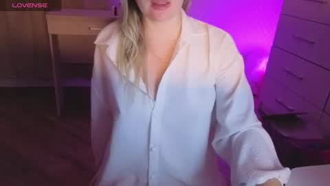 Anna online show from August 2, 11:55 pm