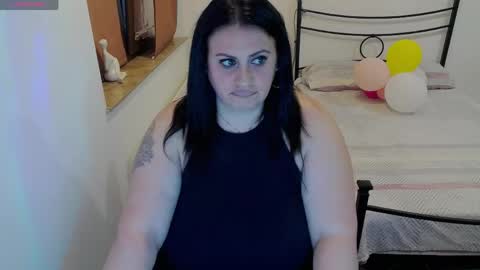 lisette_ online show from June 2, 4:10 pm