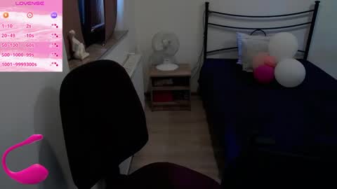 lisette_ online show from June 3, 6:50 am