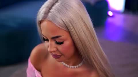 LisetteLuxe online show from August 4, 10:29 pm