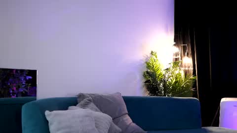 LisetteLuxe online show from August 5, 9:02 pm