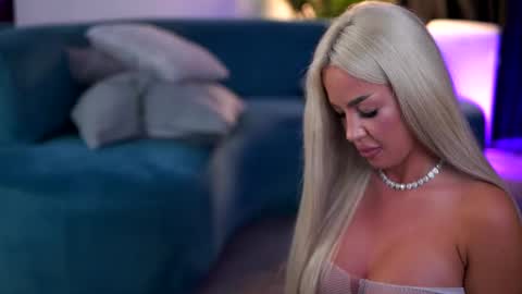 LisetteLuxe online show from August 12, 12:46 am