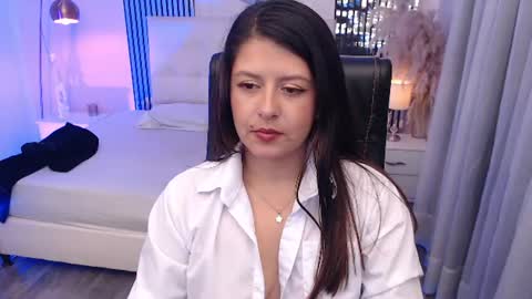 Andrea online show from August 8, 10:37 am