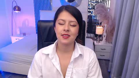 Andrea online show from August 14, 10:30 am