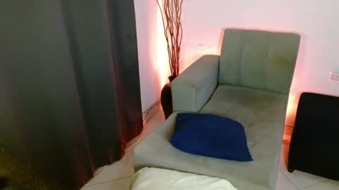  Liss  online show from August 1, 5:13 am