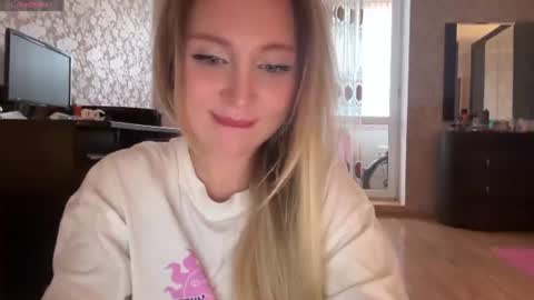 Lissa online show from June 15, 12:36 pm