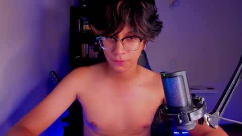 literateboy online show from July 27, 2:39 am