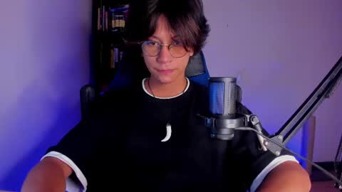 literateboy online show from August 9, 1:39 am