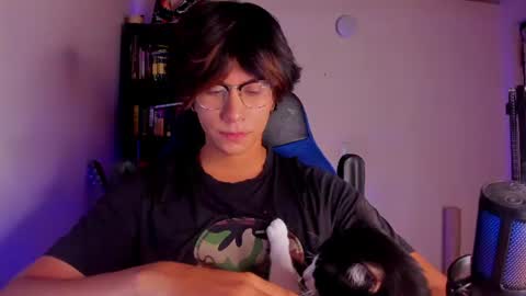literateboy online show from August 13, 1:41 am