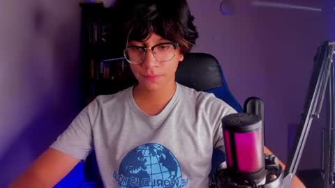 literateboy online show from August 17, 1:32 am