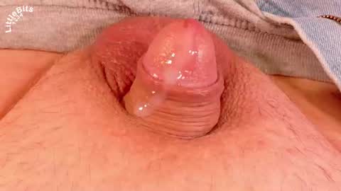 Littlebits1234 online show from July 23, 2:52 pm