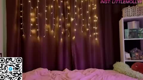 Molly online show from August 4, 1:13 am