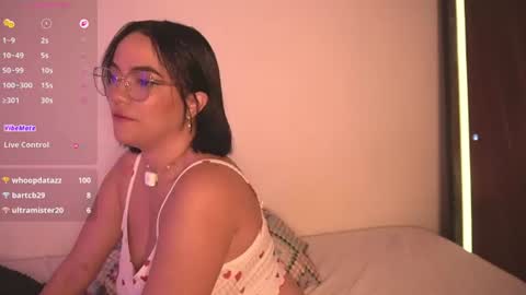 littlefreckles_ online show from August 5, 12:08 am