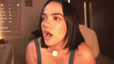 littlefreckles_ online show from August 10, 9:16 pm