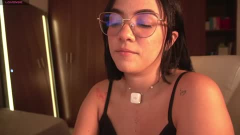 littlefreckles_ online show from August 13, 10:57 pm