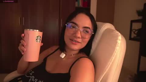 littlefreckles_ online show from August 14, 12:03 am