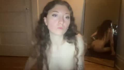 littlejuliette777 online show from August 11, 1:29 am