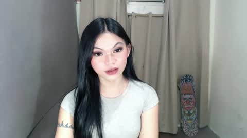 littlelace_ online show from August 14, 3:21 am