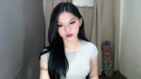 littlelace_ online show from August 15, 10:08 am